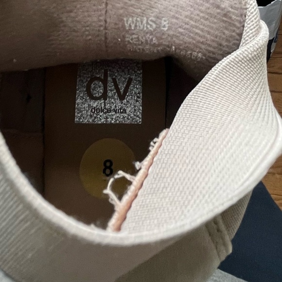 Dolce Vita pull on Suede Chelsea Ankle Boots in Taupe nude lug sole size 8 - Picture 8 of 9